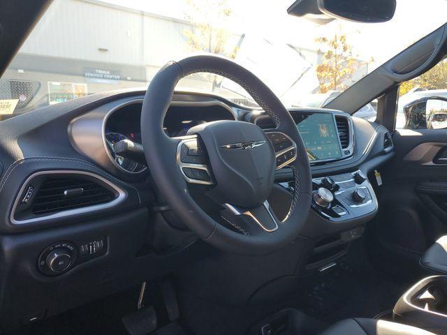 new 2026 Chrysler Pacifica car, priced at $39,716