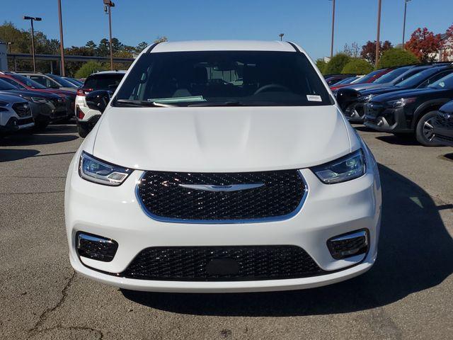 new 2026 Chrysler Pacifica car, priced at $39,716