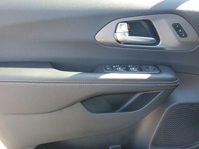 new 2026 Chrysler Pacifica car, priced at $39,716