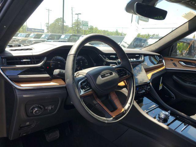 new 2025 Jeep Grand Cherokee car, priced at $59,279