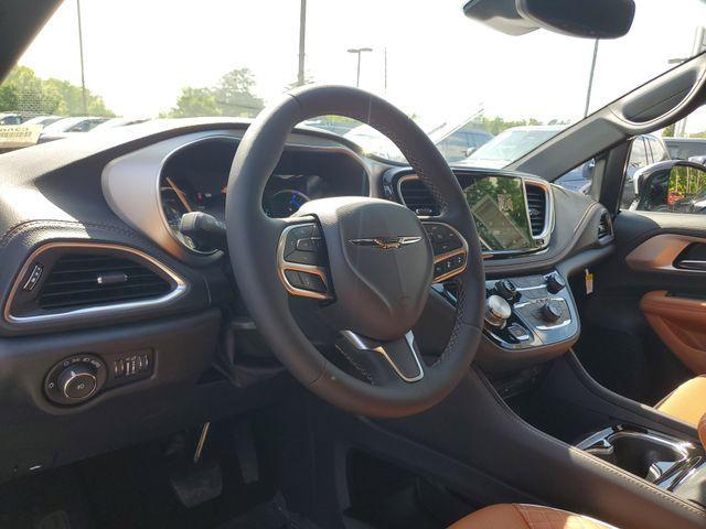 new 2025 Chrysler Pacifica Hybrid car, priced at $47,088