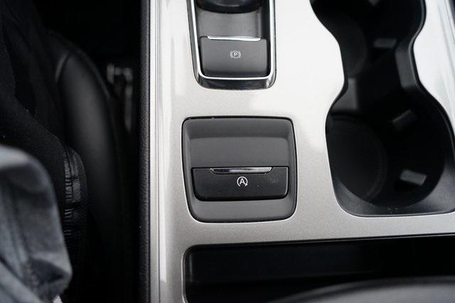 used 2024 Ford Edge car, priced at $24,995