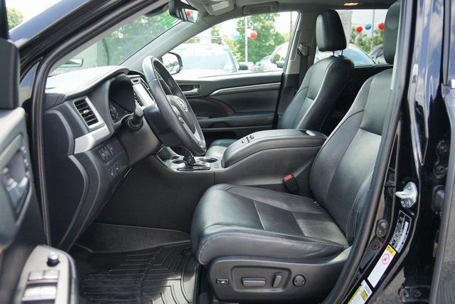 used 2019 Toyota Highlander car, priced at $28,999