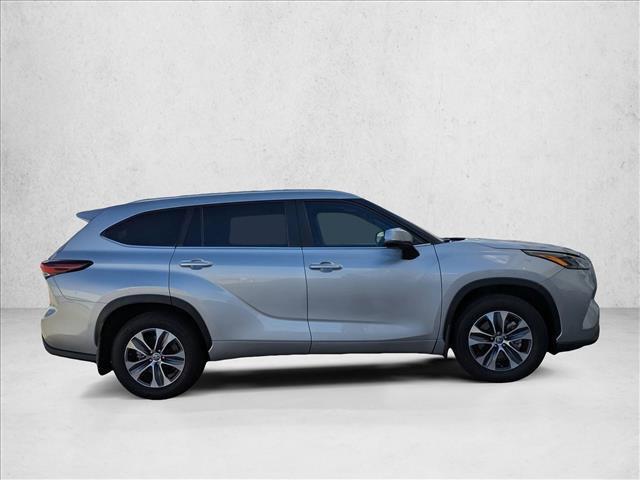 used 2024 Toyota Highlander car, priced at $36,399