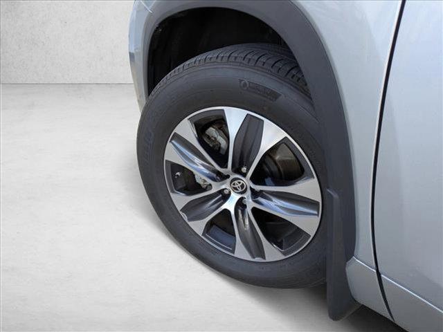 used 2024 Toyota Highlander car, priced at $36,399