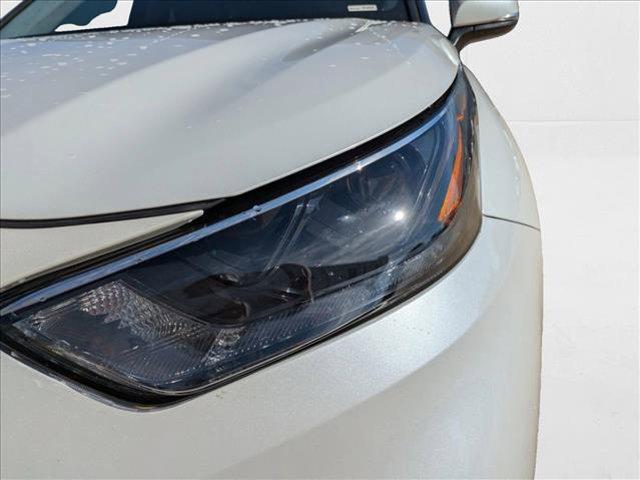 used 2022 Toyota Highlander car, priced at $28,399