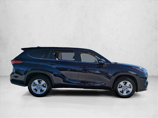 used 2023 Toyota Highlander car, priced at $31,999