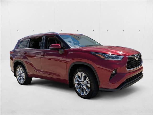 used 2023 Toyota Highlander car, priced at $39,991
