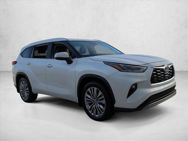 used 2024 Toyota Highlander car, priced at $41,997
