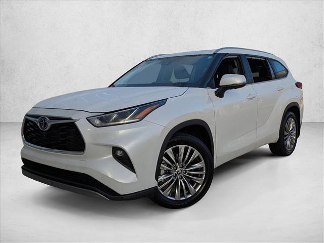 used 2024 Toyota Highlander car, priced at $41,997