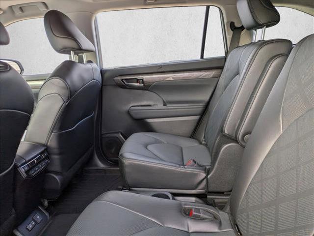 used 2024 Toyota Highlander car, priced at $41,997