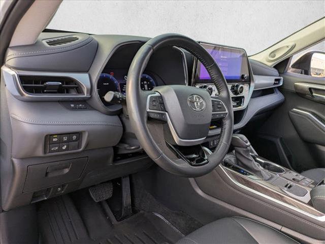 used 2024 Toyota Highlander car, priced at $41,997