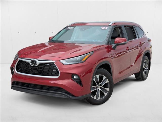used 2024 Toyota Highlander car, priced at $39,248