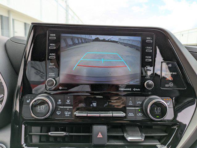 used 2022 Toyota Highlander car, priced at $29,999