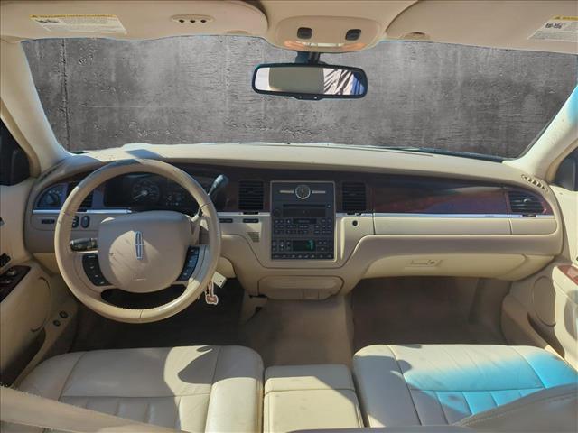used 2006 Lincoln Town Car car, priced at $6,697