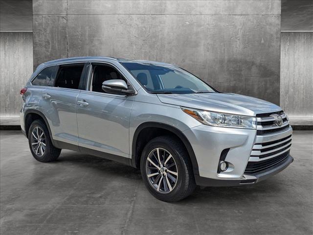 used 2019 Toyota Highlander car, priced at $26,992