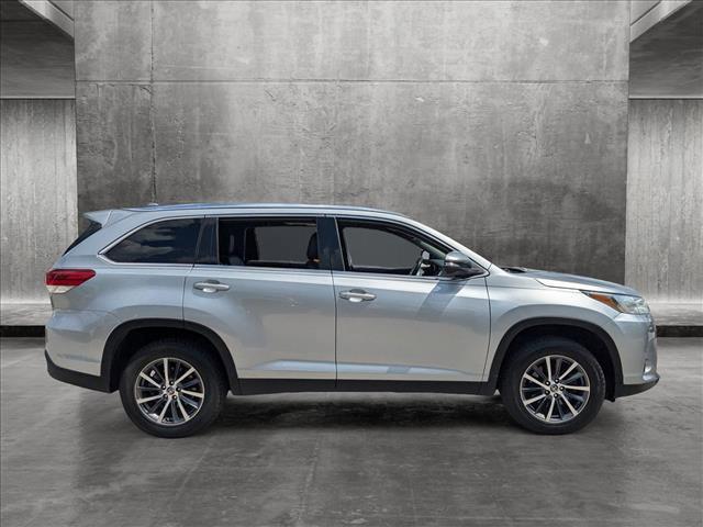 used 2019 Toyota Highlander car, priced at $26,992