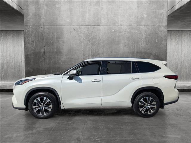 used 2020 Toyota Highlander car, priced at $28,200