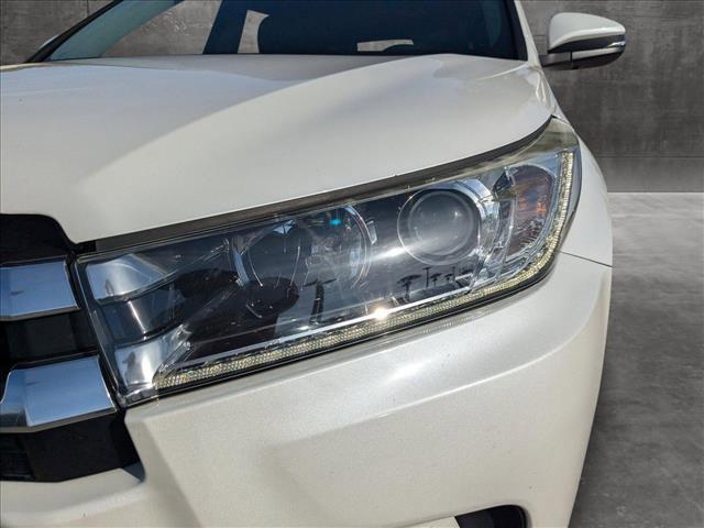 used 2018 Toyota Highlander car, priced at $22,399