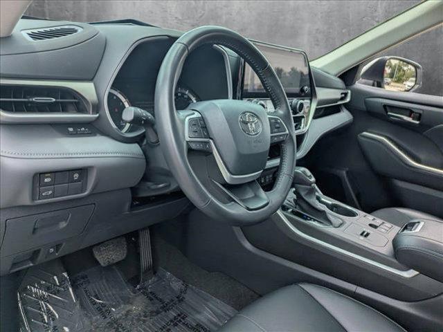 used 2024 Toyota Highlander car, priced at $39,498