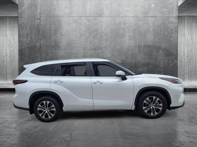 used 2024 Toyota Highlander car, priced at $39,498