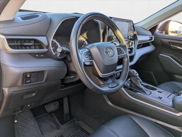 used 2022 Toyota Highlander car, priced at $31,024
