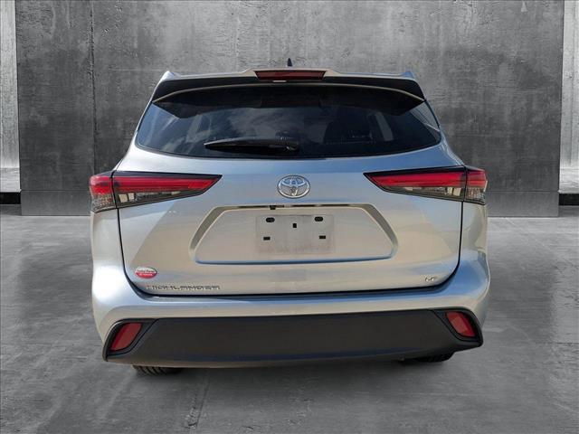 used 2023 Toyota Highlander car, priced at $34,999
