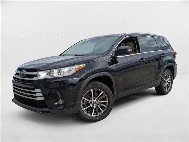 used 2019 Toyota Highlander car, priced at $25,999