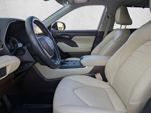 used 2022 Toyota Highlander car, priced at $32,305