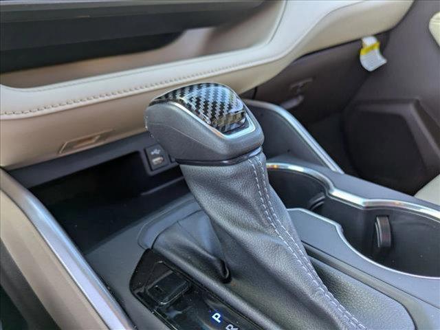 used 2022 Toyota Highlander car, priced at $32,305