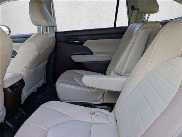 used 2022 Toyota Highlander car, priced at $32,305