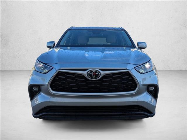 used 2022 Toyota Highlander car, priced at $32,305