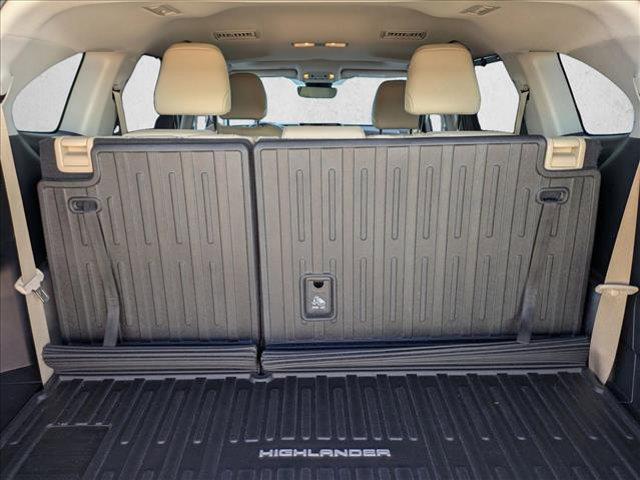 used 2022 Toyota Highlander car, priced at $32,305