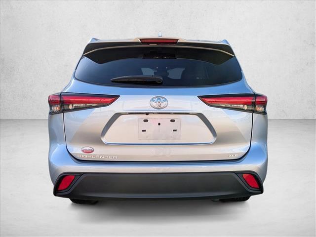 used 2022 Toyota Highlander car, priced at $32,305