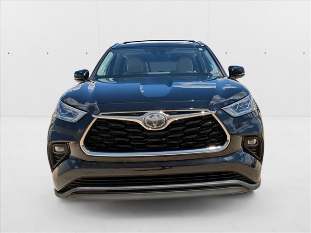 used 2021 Toyota Highlander car, priced at $31,547