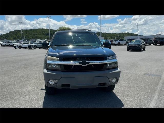 used 2002 Chevrolet Avalanche car, priced at $6,695