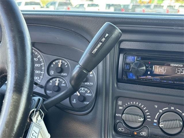 used 2002 Chevrolet Avalanche car, priced at $6,695