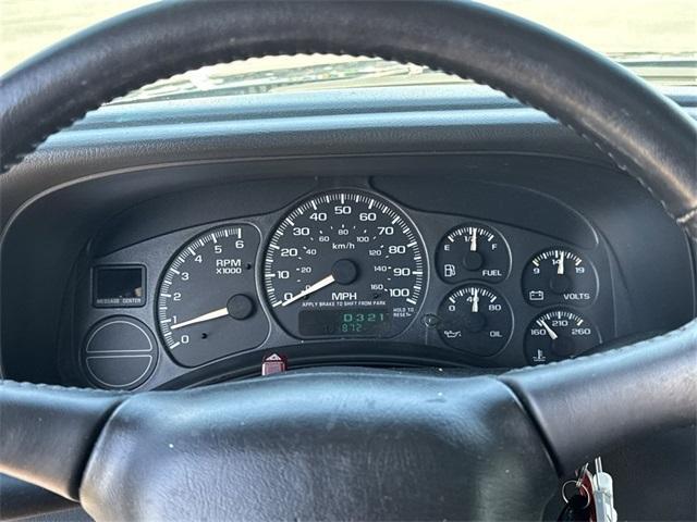 used 2002 Chevrolet Avalanche car, priced at $6,695