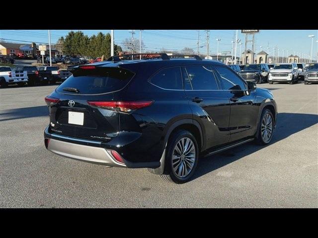 used 2022 Toyota Highlander car, priced at $44,000