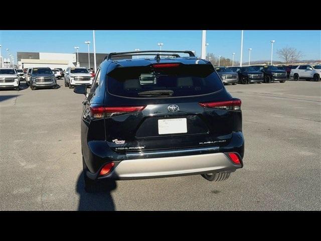 used 2022 Toyota Highlander car, priced at $44,000