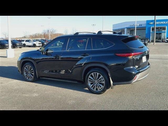 used 2022 Toyota Highlander car, priced at $44,000