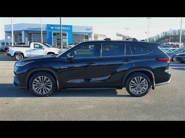 used 2022 Toyota Highlander car, priced at $44,000