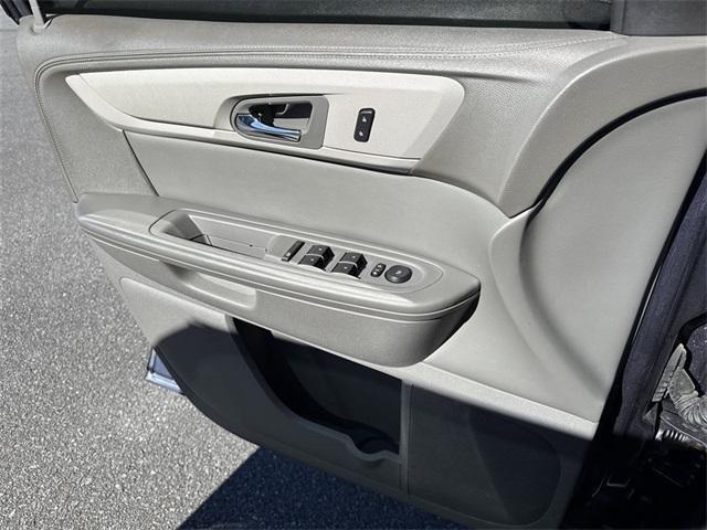 used 2014 Chevrolet Traverse car, priced at $7,995
