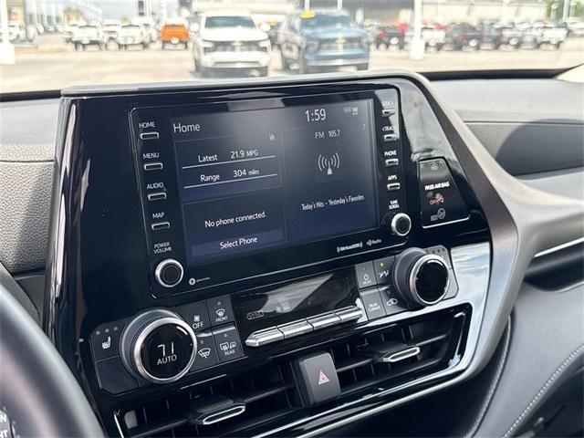 used 2022 Toyota Highlander car, priced at $39,895