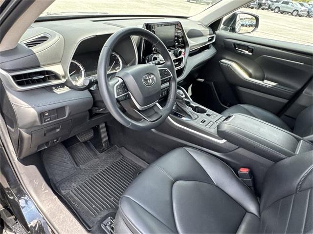 used 2022 Toyota Highlander car, priced at $39,895