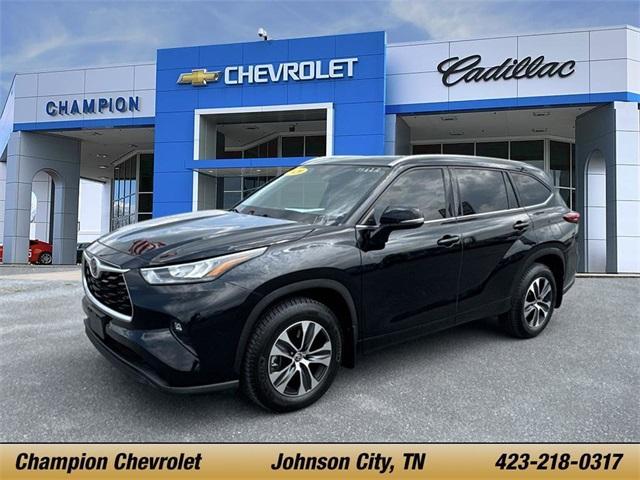 used 2020 Toyota Highlander car, priced at $30,000