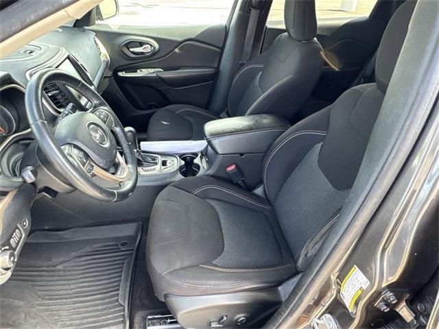 used 2016 Jeep Cherokee car, priced at $5,800