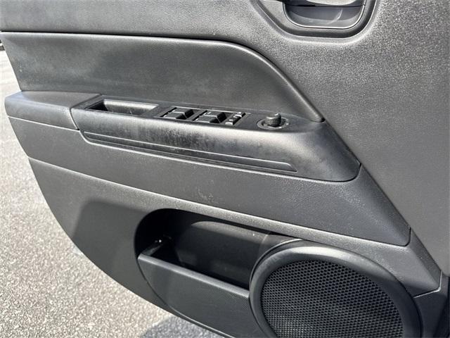 used 2015 Jeep Compass car, priced at $4,999