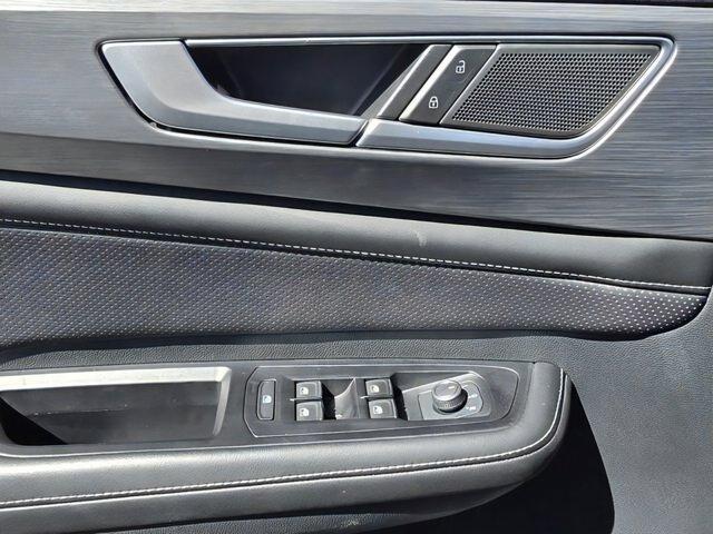 used 2024 Volkswagen Atlas Cross Sport car, priced at $33,500