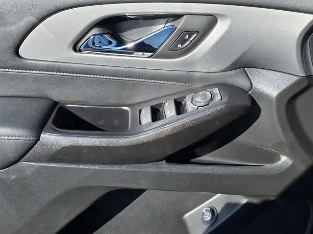 used 2023 Chevrolet Traverse car, priced at $32,000